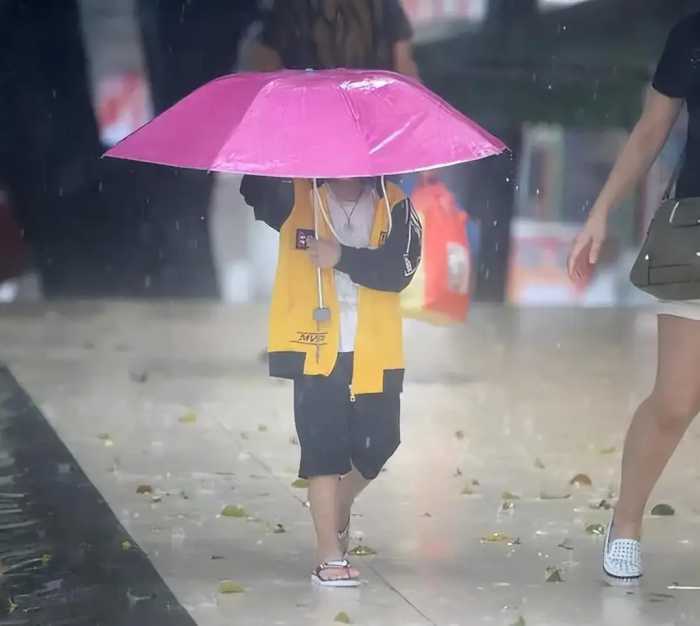 老人常言：“四时不开窗，家人少病殃”，切记这四种情况别开窗！