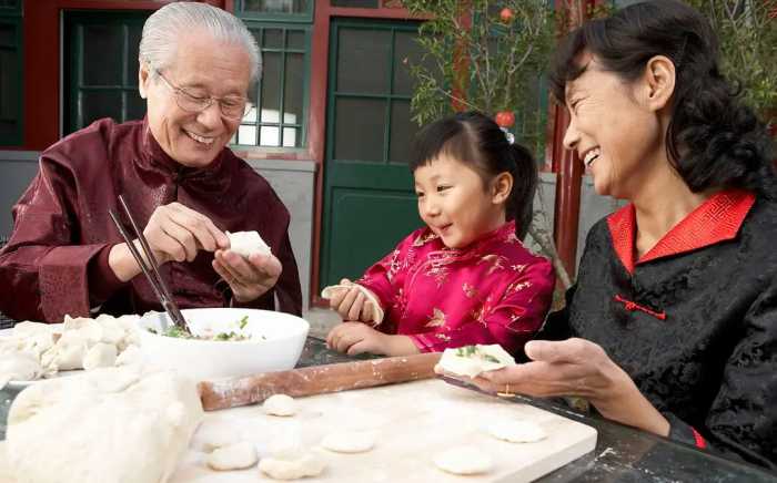 同样是吃小麦，为何西方人烤成了面包，东方人却蒸成了馒头？