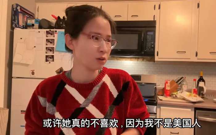 河南90后姑娘带娃嫁给美国大叔，婚后住农村地下室，儿子吵着怕黑